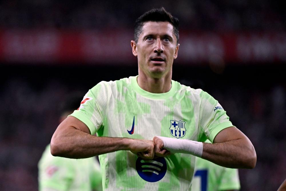 日媒：J2甲府风林45岁后卫山本英臣出轨球队死忠球迷妻子