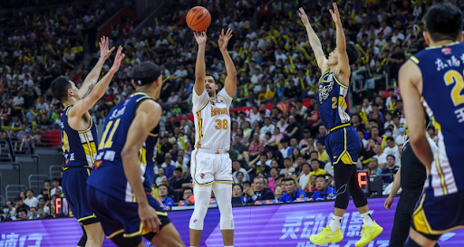 那不勒斯vs尤文：麦克托米奈首发，伊尔迪兹、小孔塞桑出战